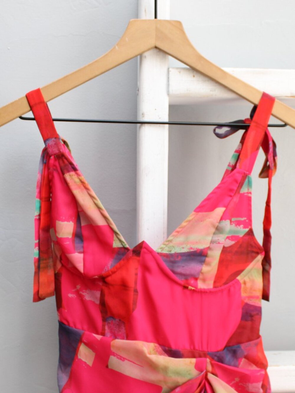 PrettyLittleThing Pink Multicolor Underwire Ruched Draped Party Dress Size 4 US - Picture 5 of 8